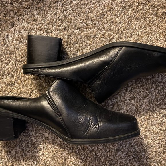 Madeline Soft Black Leather Chunk 2" Heal slip on. Size 8.5 M - Picture 2 of 7